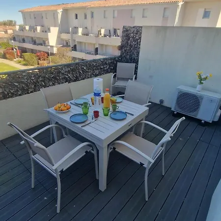 Beau Duplex Cap Camargue Piscine 4 Pers Terrasse Et Parking Dans Résidence Sécurisée Le Grau-du-Roi