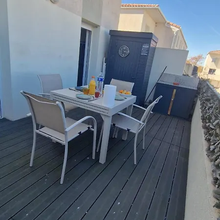 Beau Duplex Cap Camargue Piscine 4 Pers Terrasse Et Parking Dans Résidence Sécurisée Le Grau-du-Roi