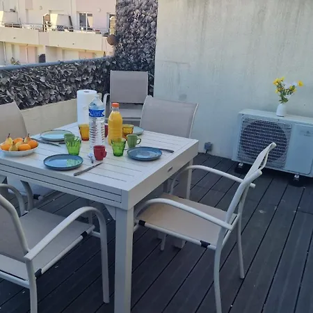Beau Duplex Cap Camargue Piscine 4 Pers Terrasse Et Parking Dans Résidence Sécurisée Le Grau-du-Roi