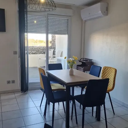 Beau Duplex Cap Camargue Piscine 4 Pers Terrasse Et Parking Dans Résidence Sécurisée Le Grau-du-Roi
