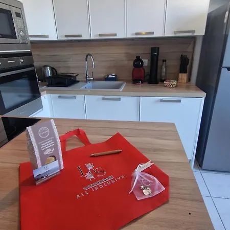Appartamento Beau Duplex Cap Camargue Piscine 4 Pers Terrasse Et Parking Dans Résidence Sécurisée *