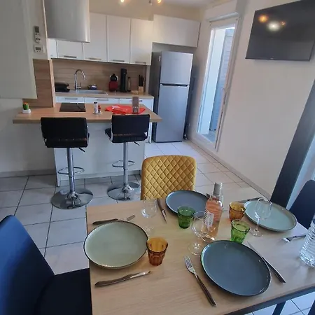 Beau Duplex Cap Camargue Piscine 4 Pers Terrasse Et Parking Dans Résidence Sécurisée Appartamento Le Grau-du-Roi