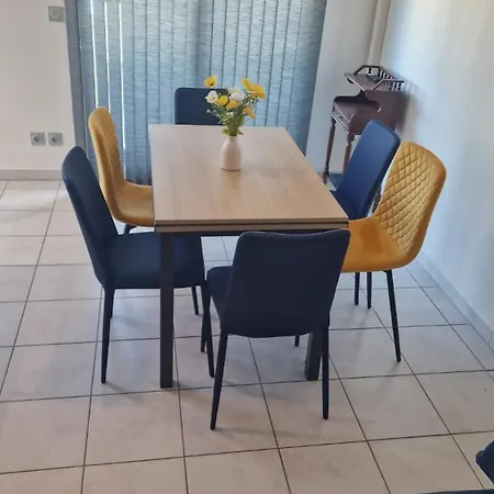 Beau Duplex Cap Camargue Piscine 4 Pers Terrasse Et Parking Dans Résidence Sécurisée Appartamento Le Grau-du-Roi