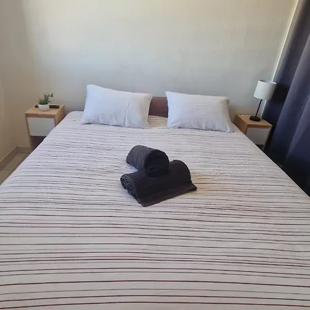 Beau Duplex Cap Camargue Piscine 4 Pers Terrasse Et Parking Dans Résidence Sécurisée