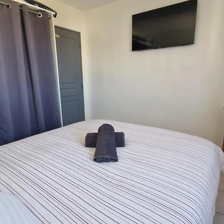 Beau Duplex Cap Camargue Piscine 4 Pers Terrasse Et Parking Dans Résidence Sécurisée Appartamento *